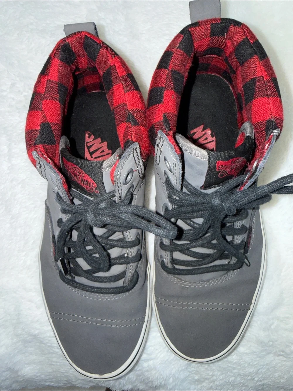 Vans Era Hi MTE Kids Grey High-Top Sneakers with Red Plaid Collar